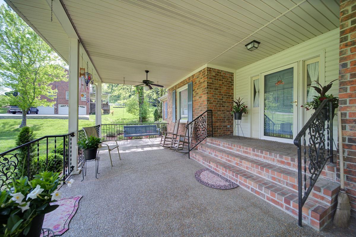 1816 Center Point Road Hendersonville, TN 37075 - Photo 3 of 28 Gallery Image 3