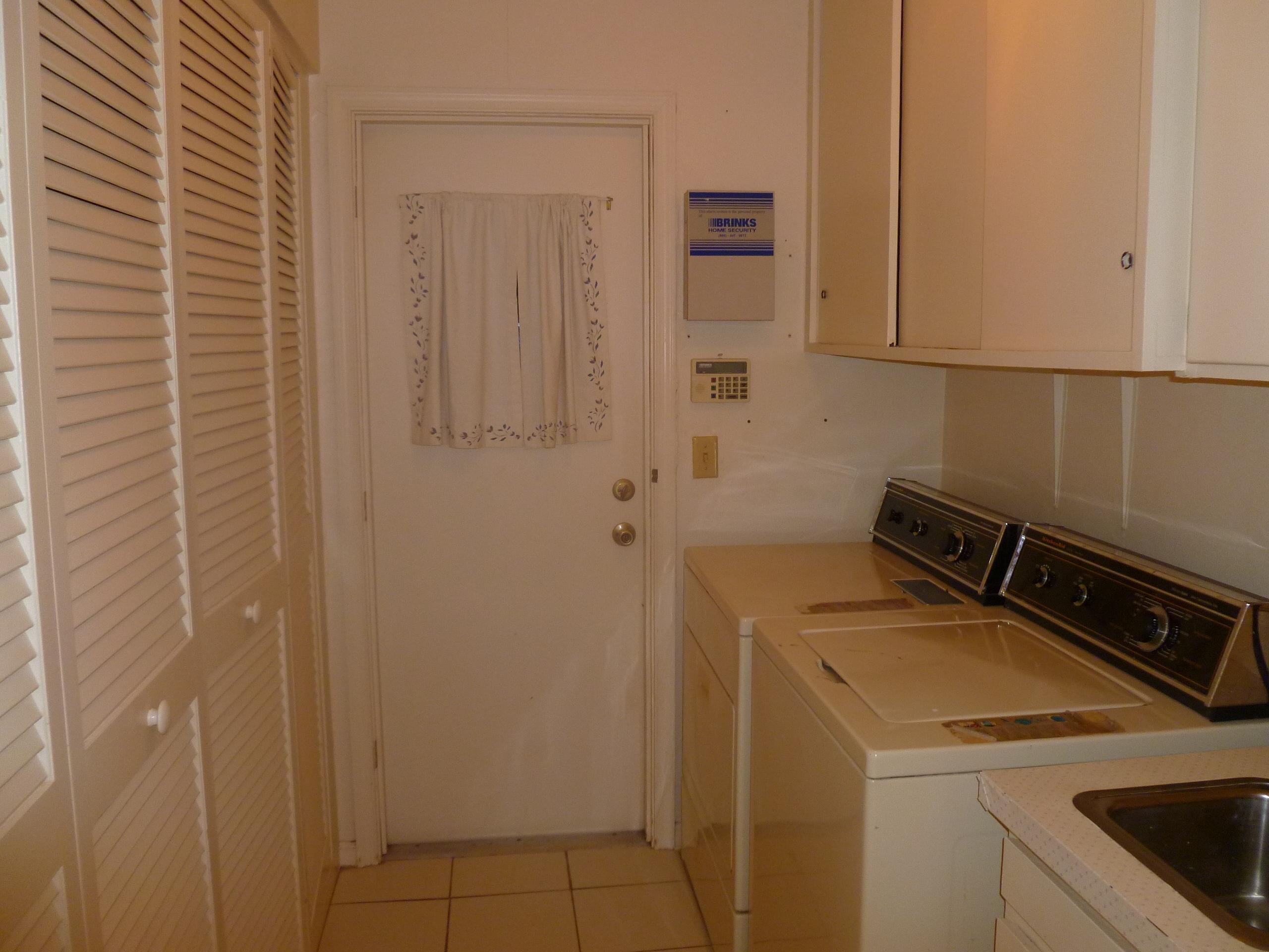 783 Barcelona Drive Boca Raton, FL 33432 - Photo 17 of 24 Laundry Room