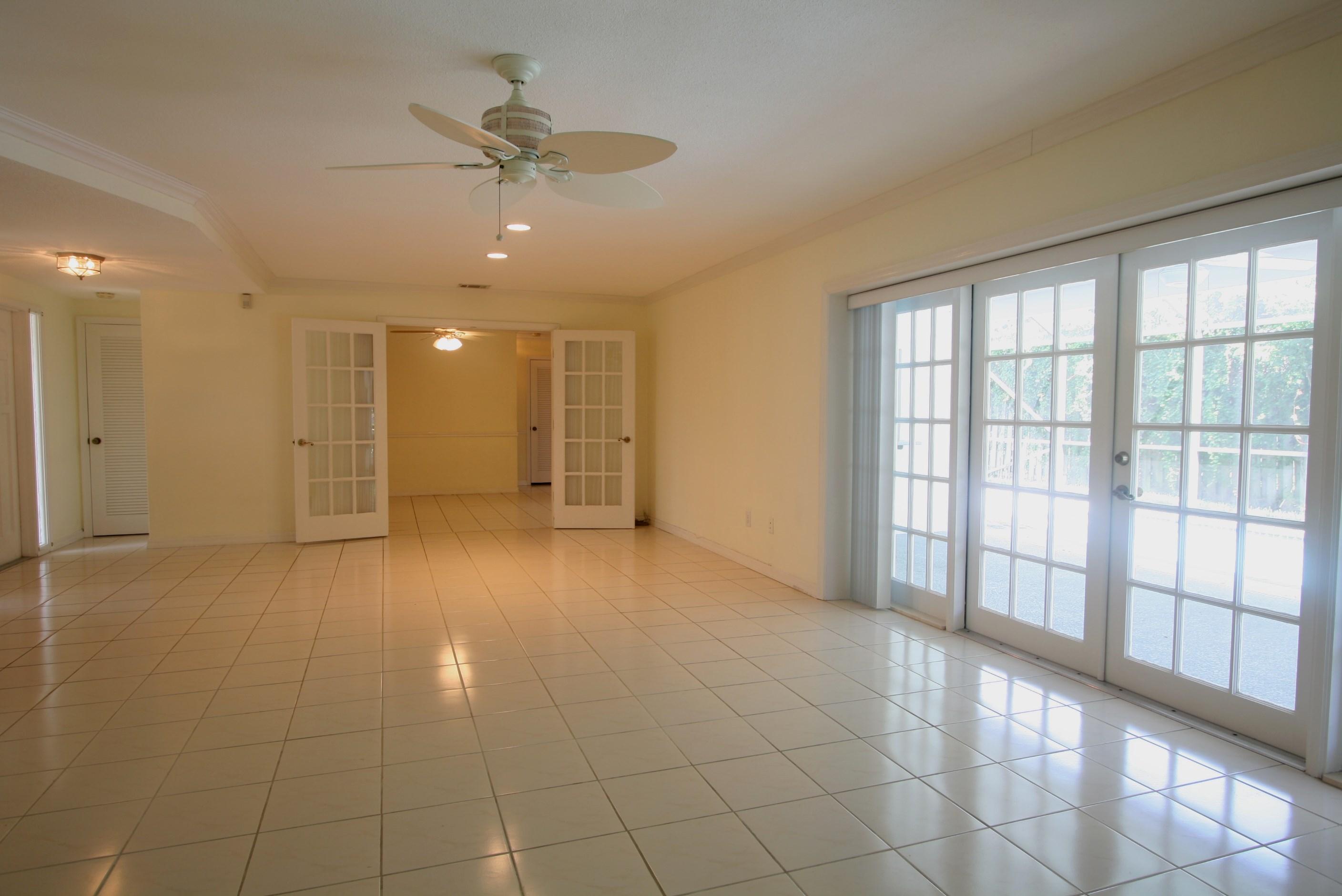 783 Barcelona Drive Boca Raton, FL 33432 - Photo 4 of 24 Living Room looking west