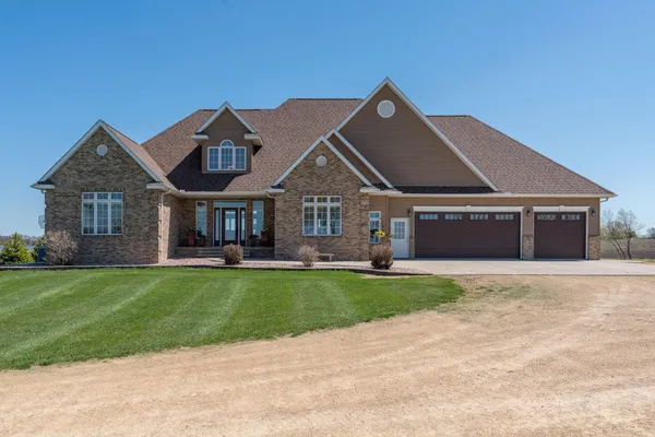 $1,349,900 | 22643 Oriole Circle, Madison Lake, MN 56063