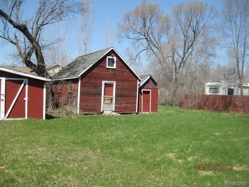 39440 Willis Road Belleville, MI 48111 - Photo 17 of 25 Sheds.JPG