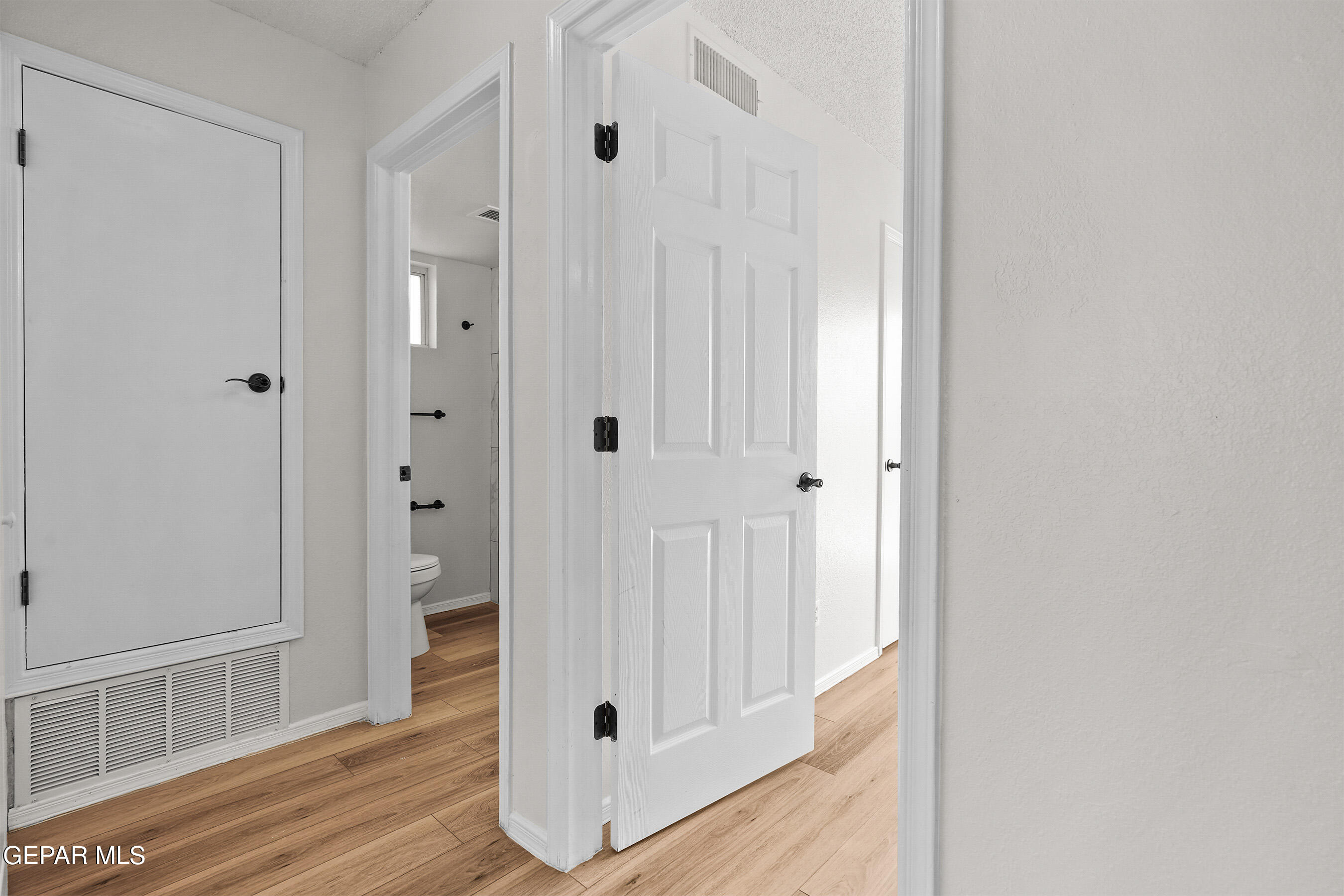 11023 Splendor Court El Paso, TX 79936 - Photo 13 of 43 Hallway