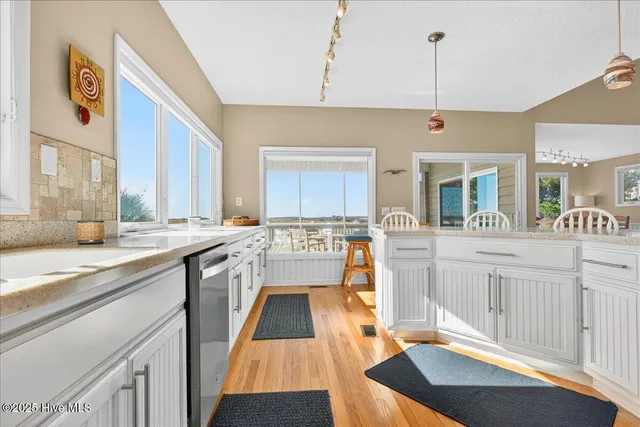 $2,300,000 | 320 40th Street, Sunset Beach, NC 28468