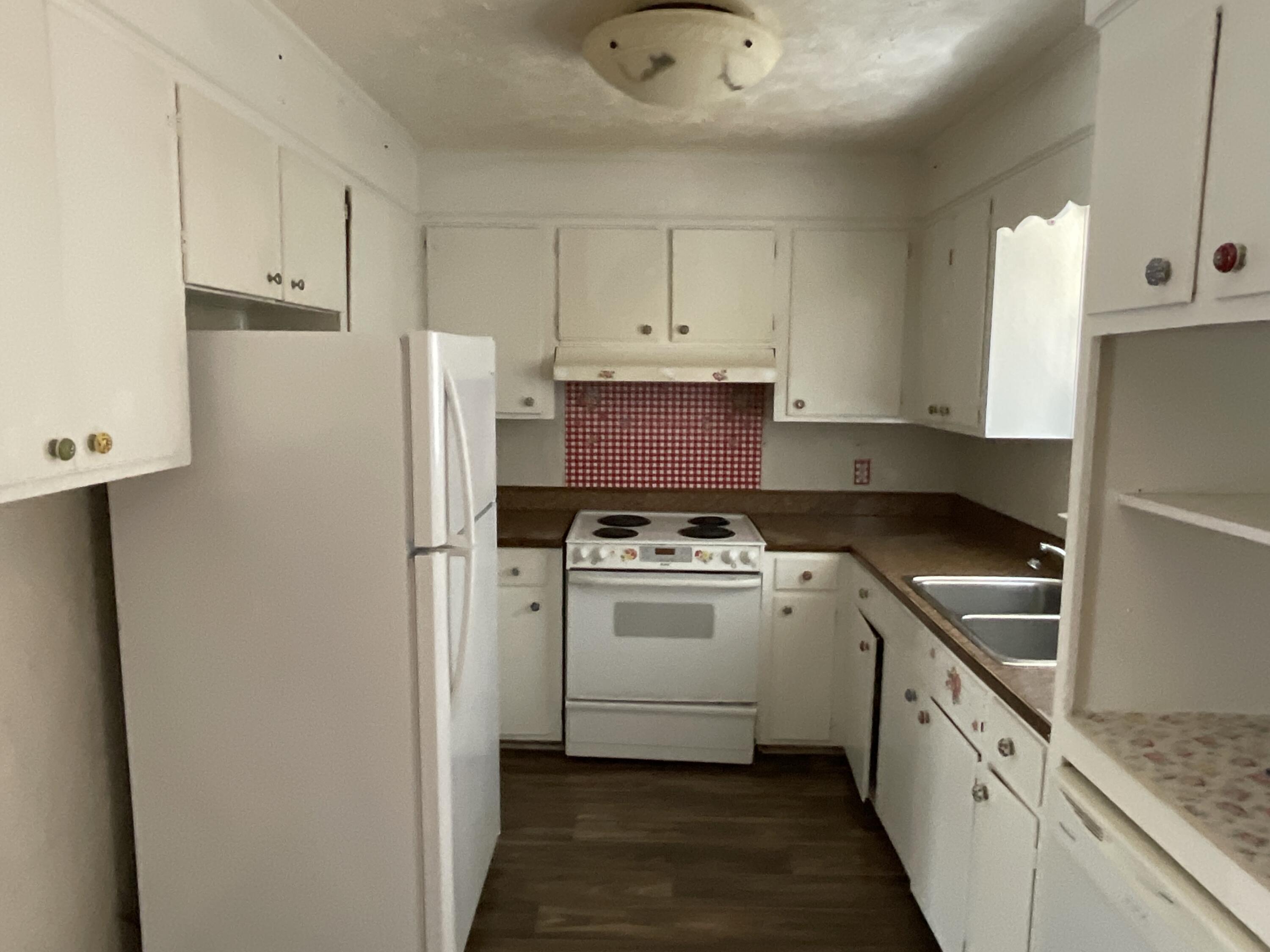 1421 Wapoo Drive North Augusta, SC 29841 - Photo 5 of 10 Kitchen
