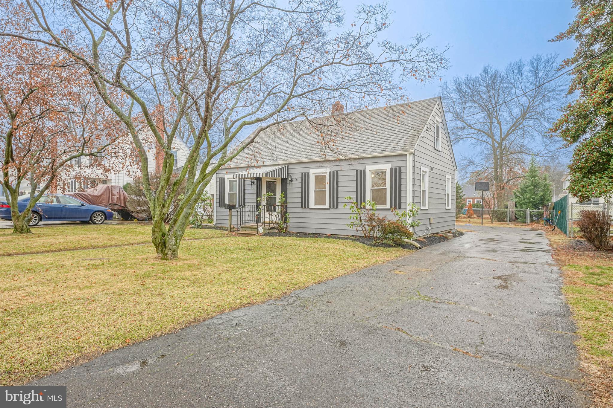 872 Bridgeboro Street Riverside, NJ 08075 - Photo 2 of 19 Side Front View