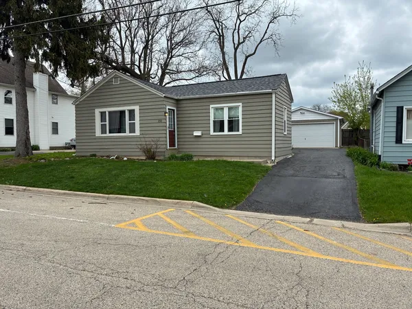 $259,000 | 150 East Mill Street, Wauconda, IL 60084