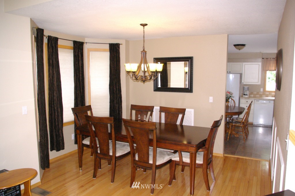 5913 Compton Loop Southeast Lacey, WA 98513 - Photo 5 of 17 Gallery Image 5