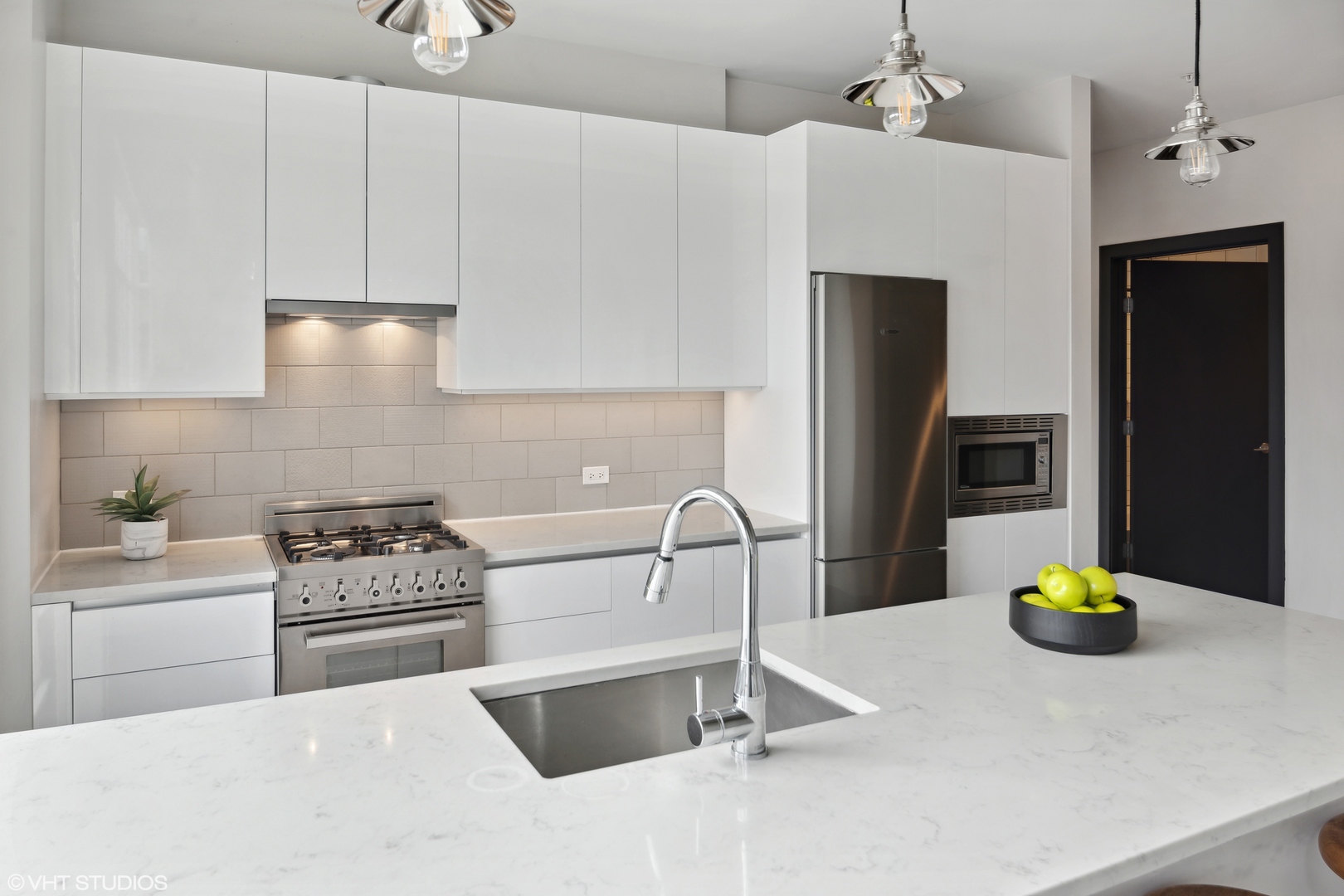 171 North Aberdeen Street, Unit 606 Chicago, IL 60607 - Photo 7 of 25
