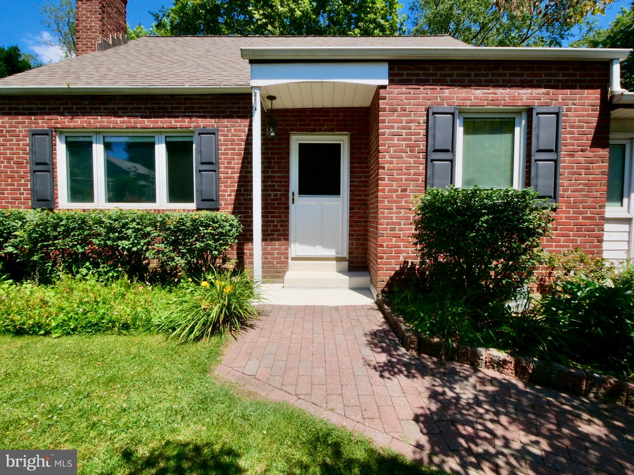 327 Old Eagle School Road Wayne, PA 19087 - Photo 2 of 38