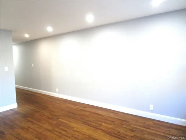 $249,000 | 324 Post Avenue, Unit 12F, Westbury, NY 11590