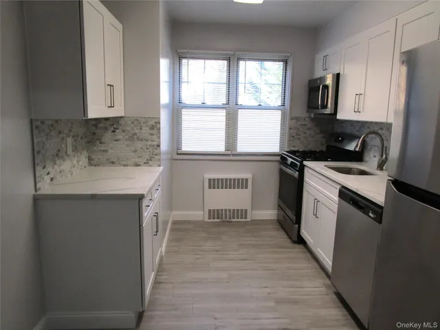 $249,000 | 324 Post Avenue, Unit 12F, Westbury, NY 11590