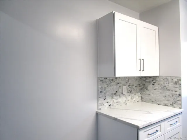 $249,000 | 324 Post Avenue, Unit 12F, Westbury, NY 11590