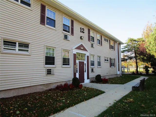 $249,000 | 324 Post Avenue, Unit 12F, Westbury, NY 11590