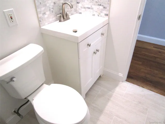 $249,000 | 324 Post Avenue, Unit 12F, Westbury, NY 11590