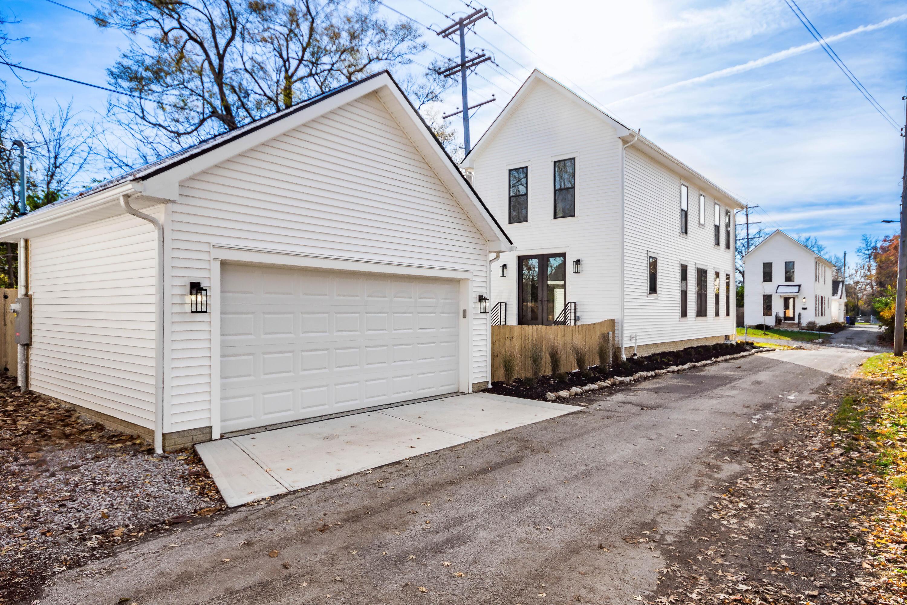 580 Crestview Road Columbus, OH 43202 - Photo 34 of 46 2 car garage