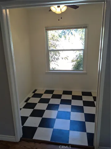 a view of empty room with window