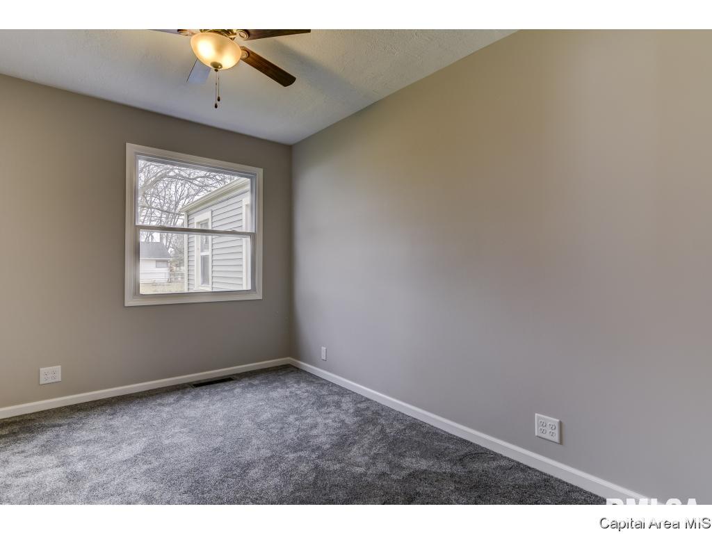3220 Saxony Road Springfield, IL 62703 - Photo 20 of 29