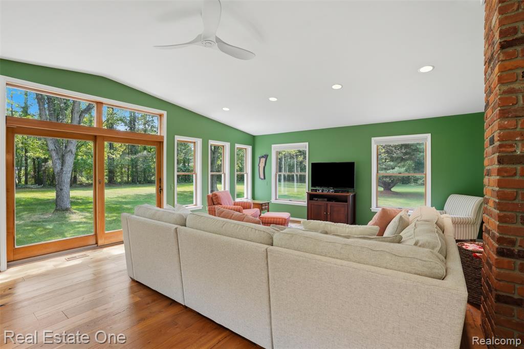 1765 Rowe Road Milford, MI 48380 - Photo 24 of 61