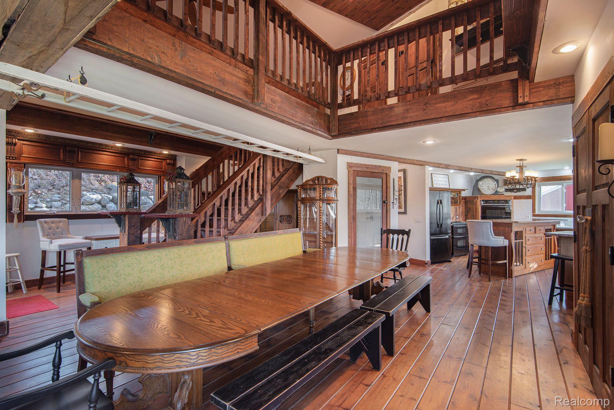 5644 Brigham Road Goodrich, MI 48438 - Photo 7 of 63 Custom woodwork thoughout
