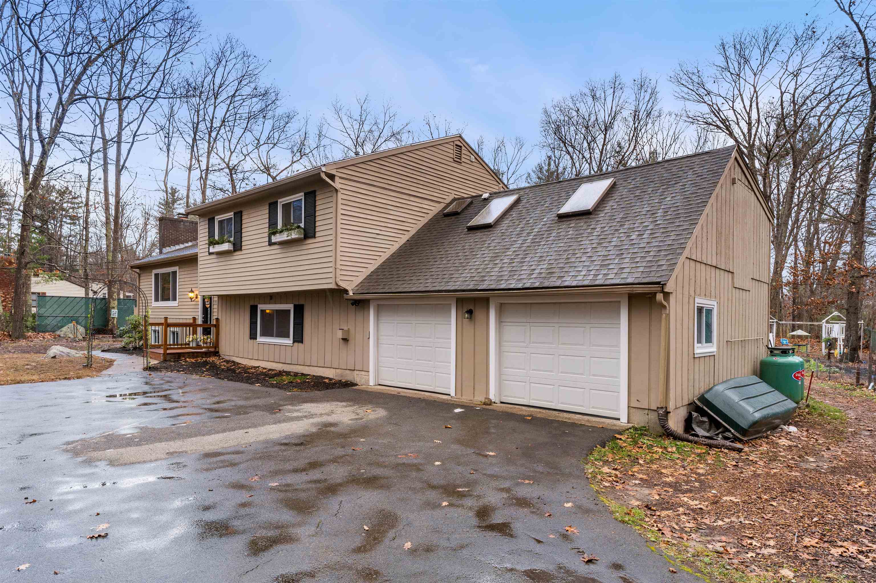 298 Wash Pond Road Hampstead, NH 03841 - Photo 2 of 40