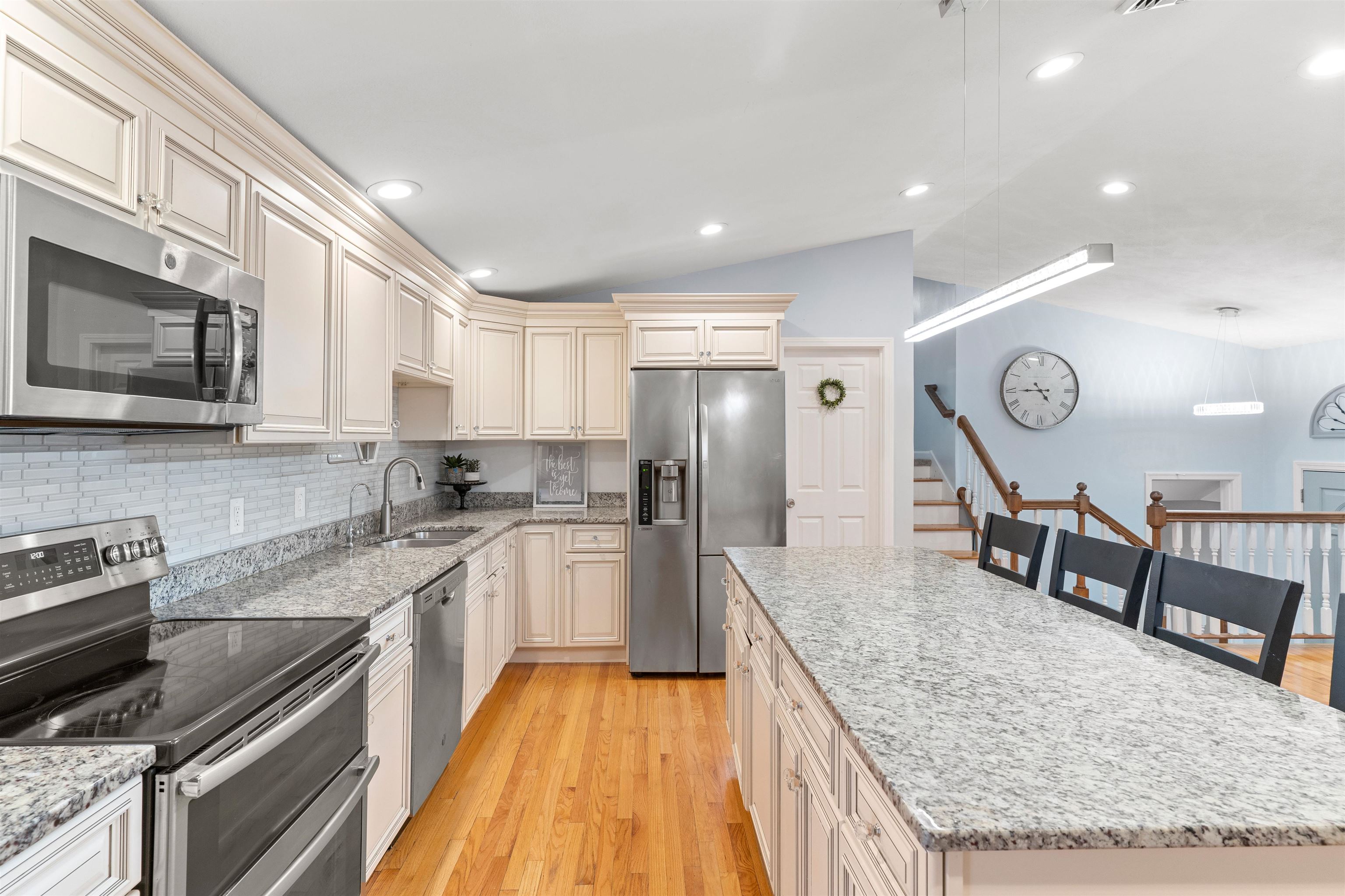 298 Wash Pond Road Hampstead, NH 03841 - Photo 3 of 40