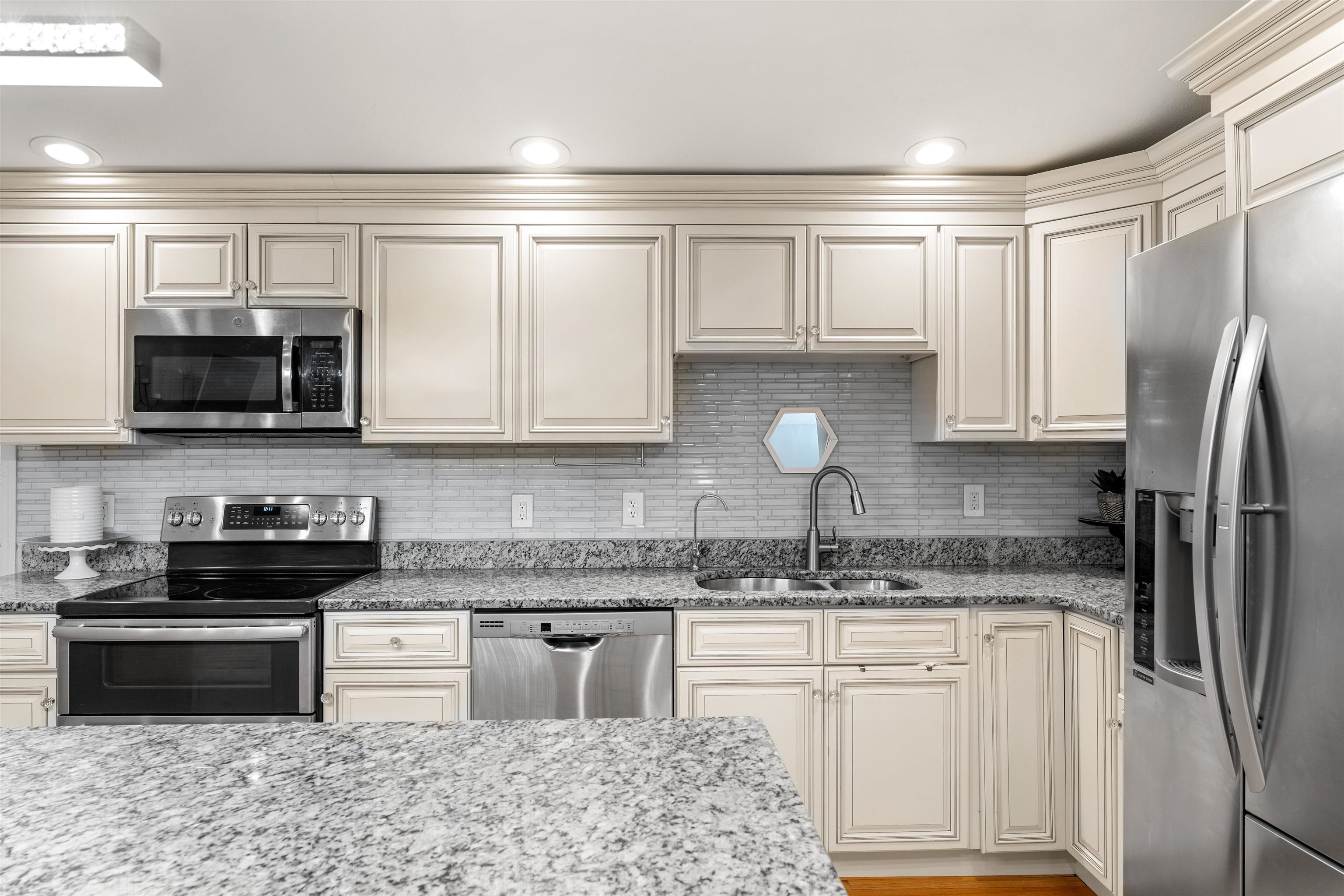 298 Wash Pond Road Hampstead, NH 03841 - Photo 4 of 40
