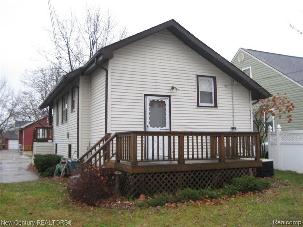 1162 Columbia Road Berkley, MI 48072 - Photo 9 of 9 Rear of House with deck
