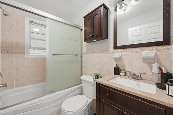 $2,500 | 499 Ocean Avenue, Unit 1, Jersey City, NJ 07305