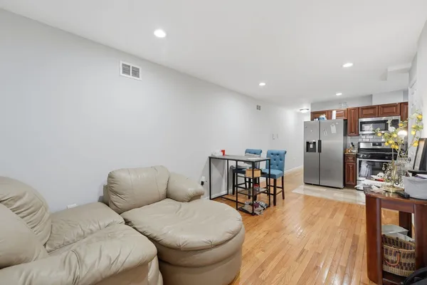 $2,500 | 499 Ocean Avenue, Unit 1, Jersey City, NJ 07305