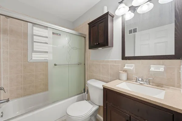 $2,500 | 499 Ocean Avenue, Unit 1, Jersey City, NJ 07305