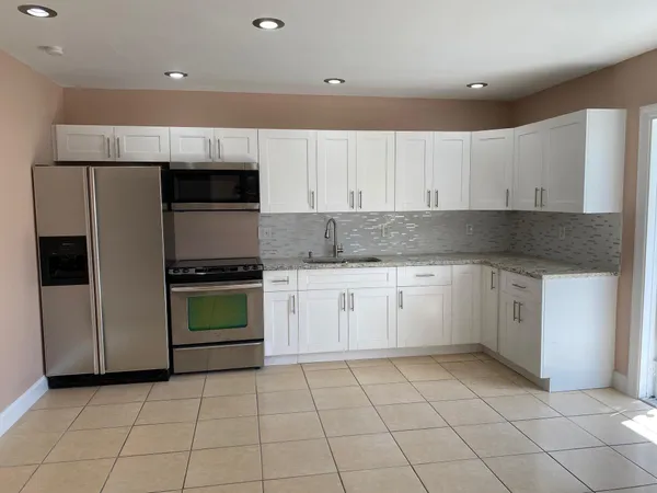 $2,800 | 16 Northeast 9th Avenue, Deerfield Beach, FL 33441