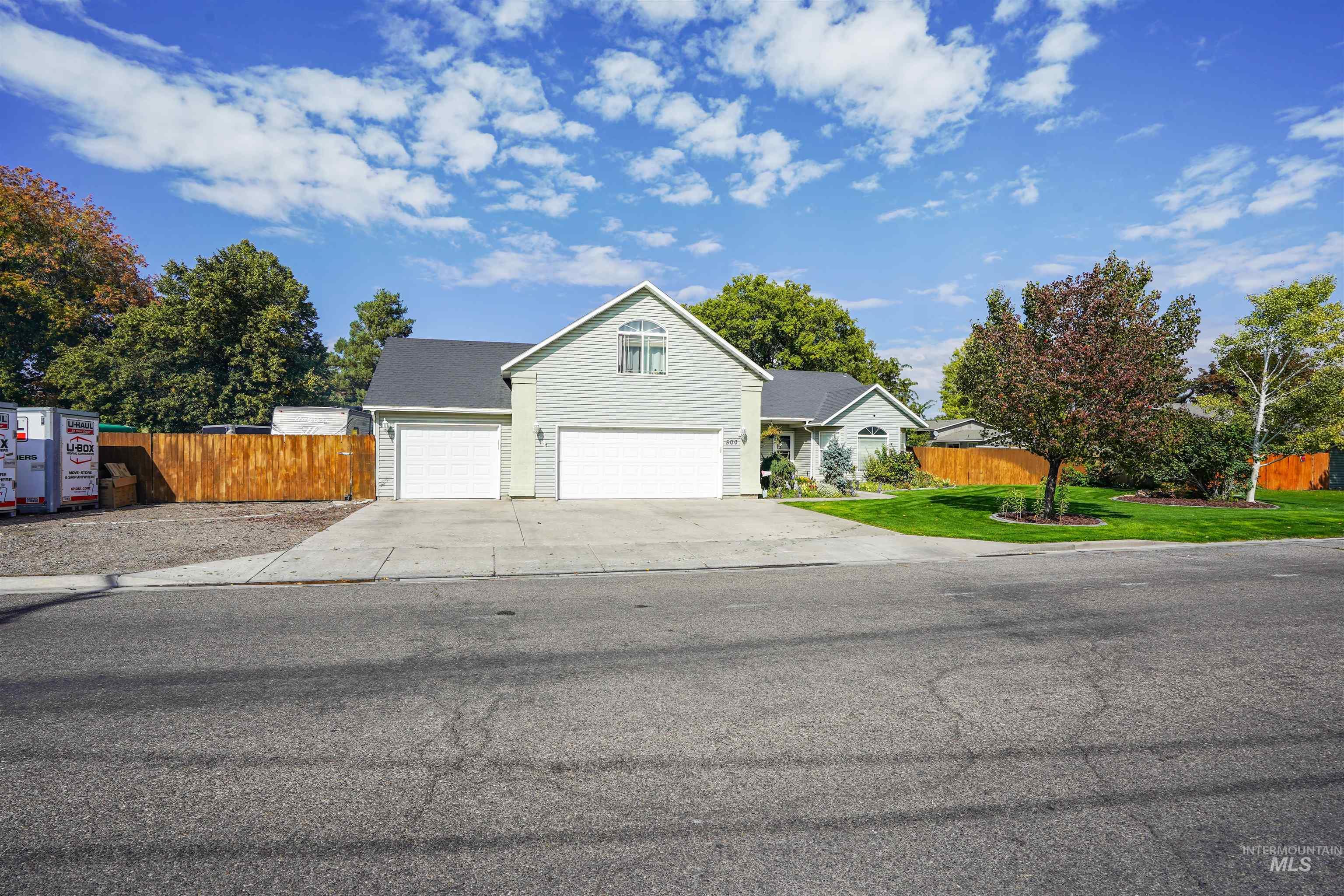 500 East 19th Street Burley, ID 83318 - Photo 24 of 31 View of front of home featuring driveway