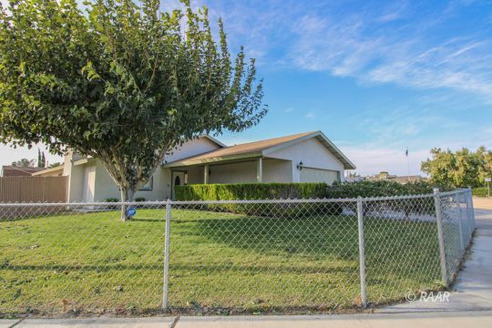 241 South Gateway Boulevard Ridgecrest, CA 93555 - Photo 4 of 34 Gallery Image 4