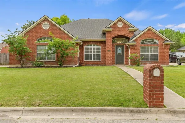 $439,900 | 1420 Stratford Lane, Denton, TX 76209