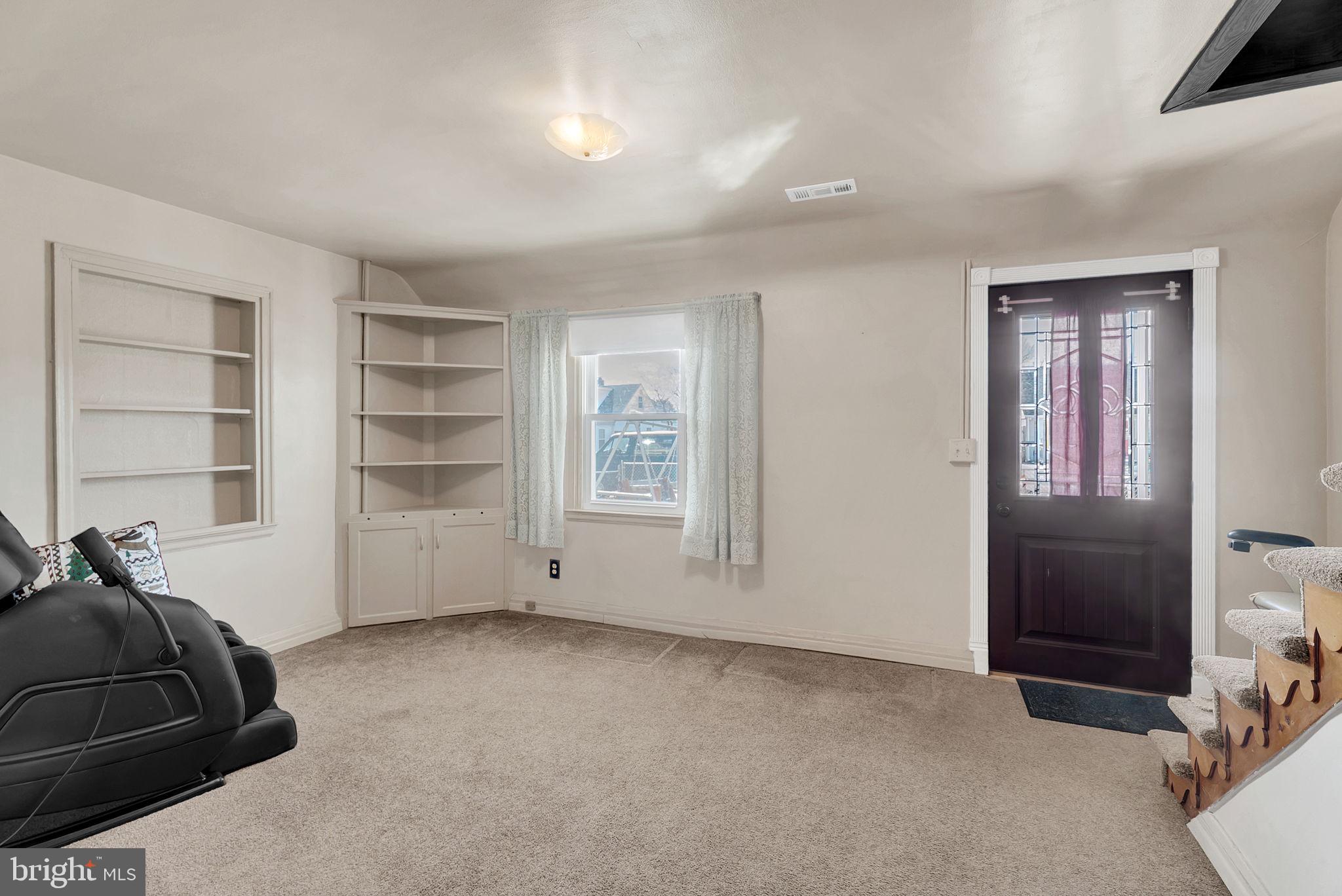 7707 Meath Road Dundalk, MD 21222 - Photo 4 of 24 entry way in to living room