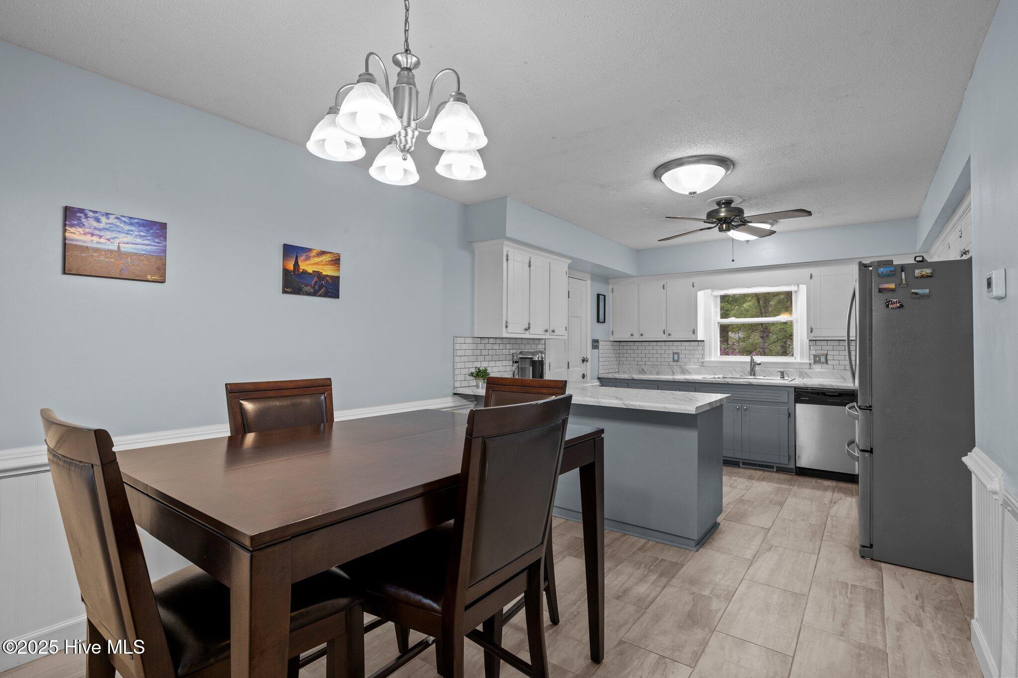 307 Little Rossie Road New Bern, NC 28560 - Photo 16 of 52 Dining view 3