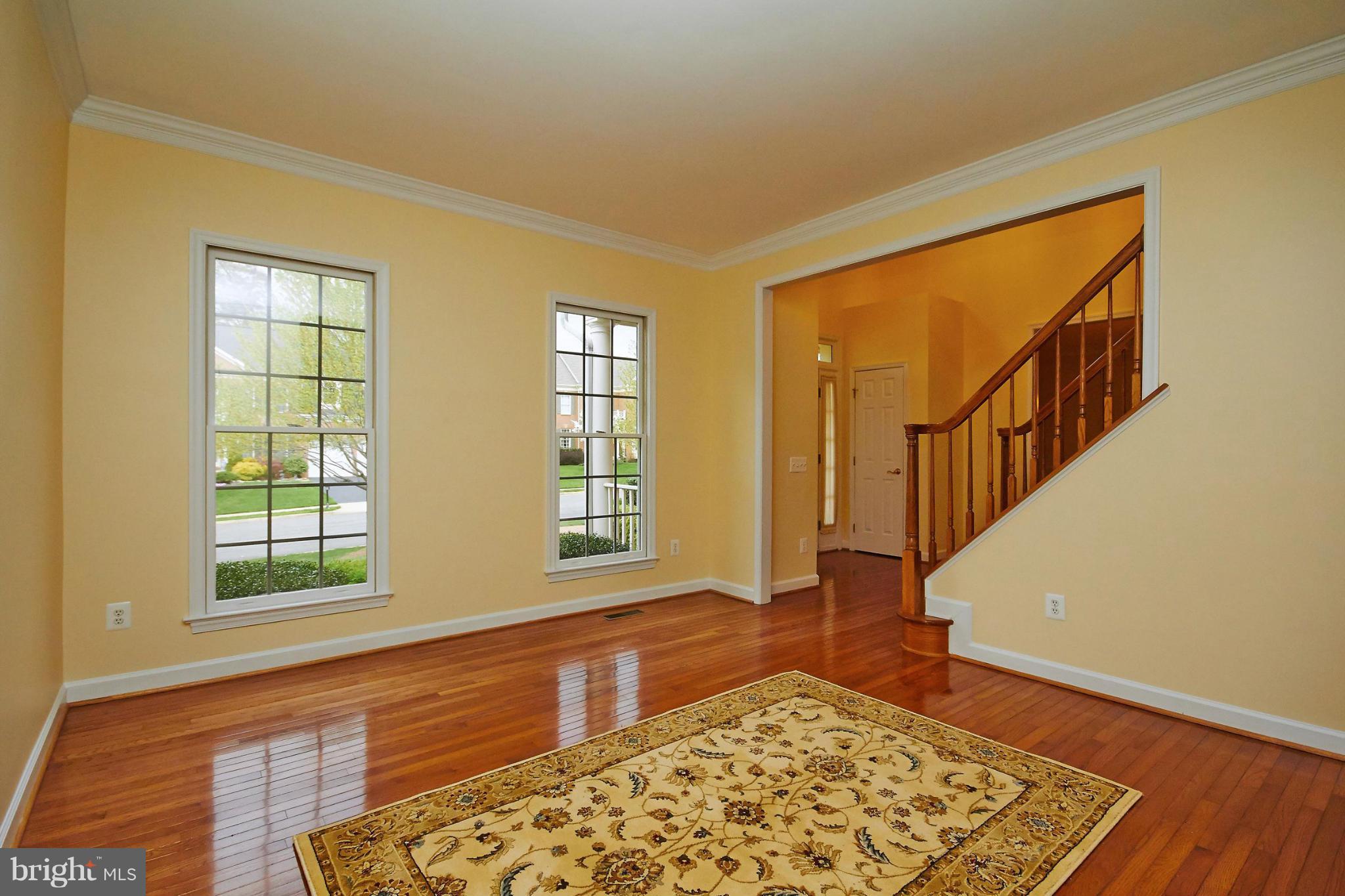 6805 Hampton Creek Way Springfield, VA 22150 - Photo 6 of 30 Living Room