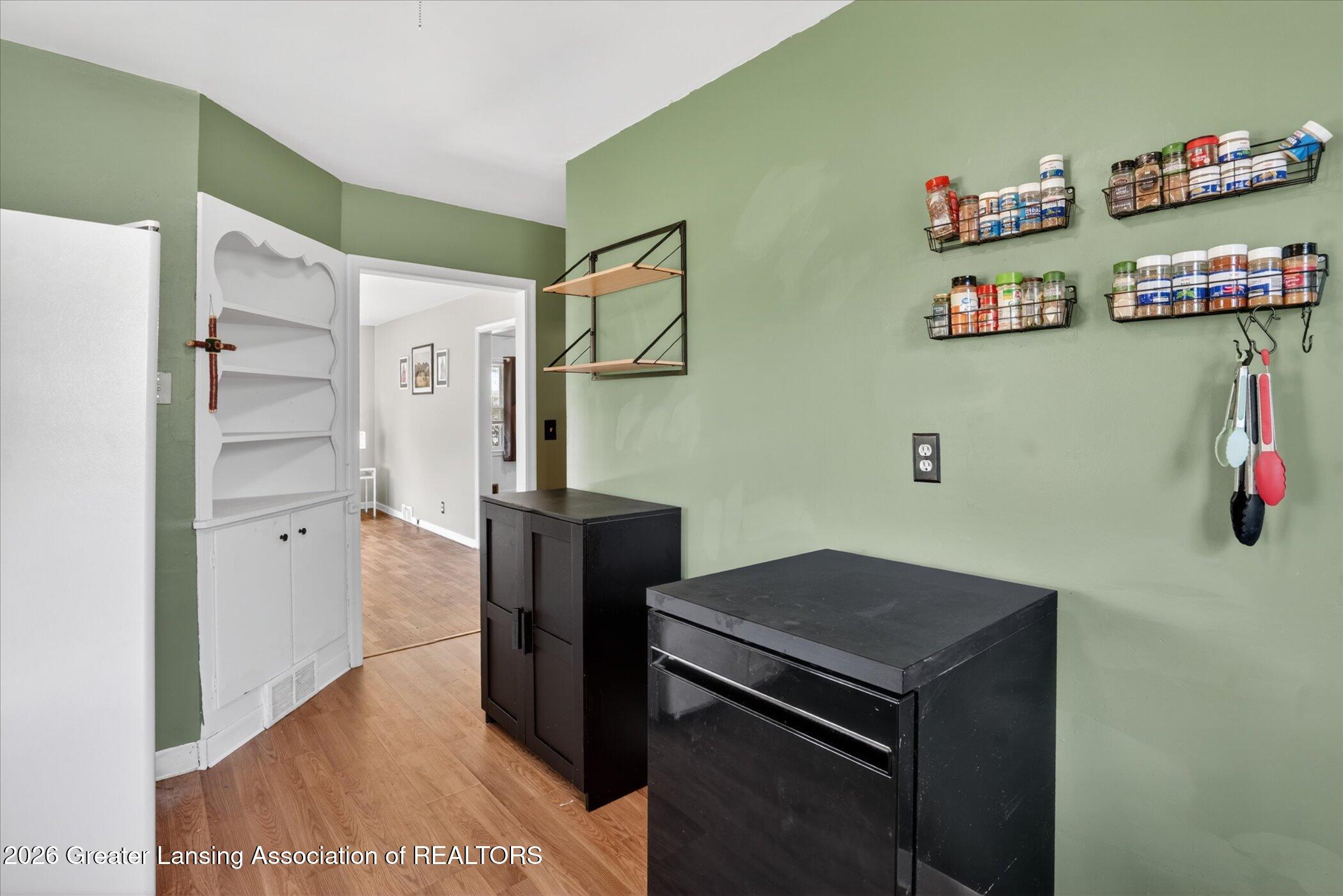 1910 Elmwood Road Lansing, MI 48917 - Photo 18 of 42 21-1910-Elmwood-Rd-Lansing-MI-48917-Wind