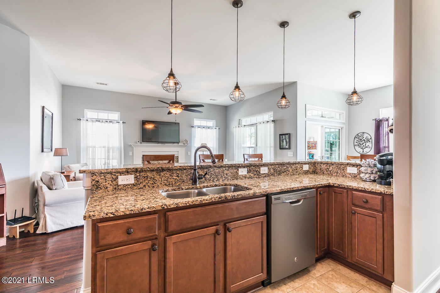 48 White Crescent Circle Ridgeland, SC 29936 - Photo 11 of 40 11 Kitchen