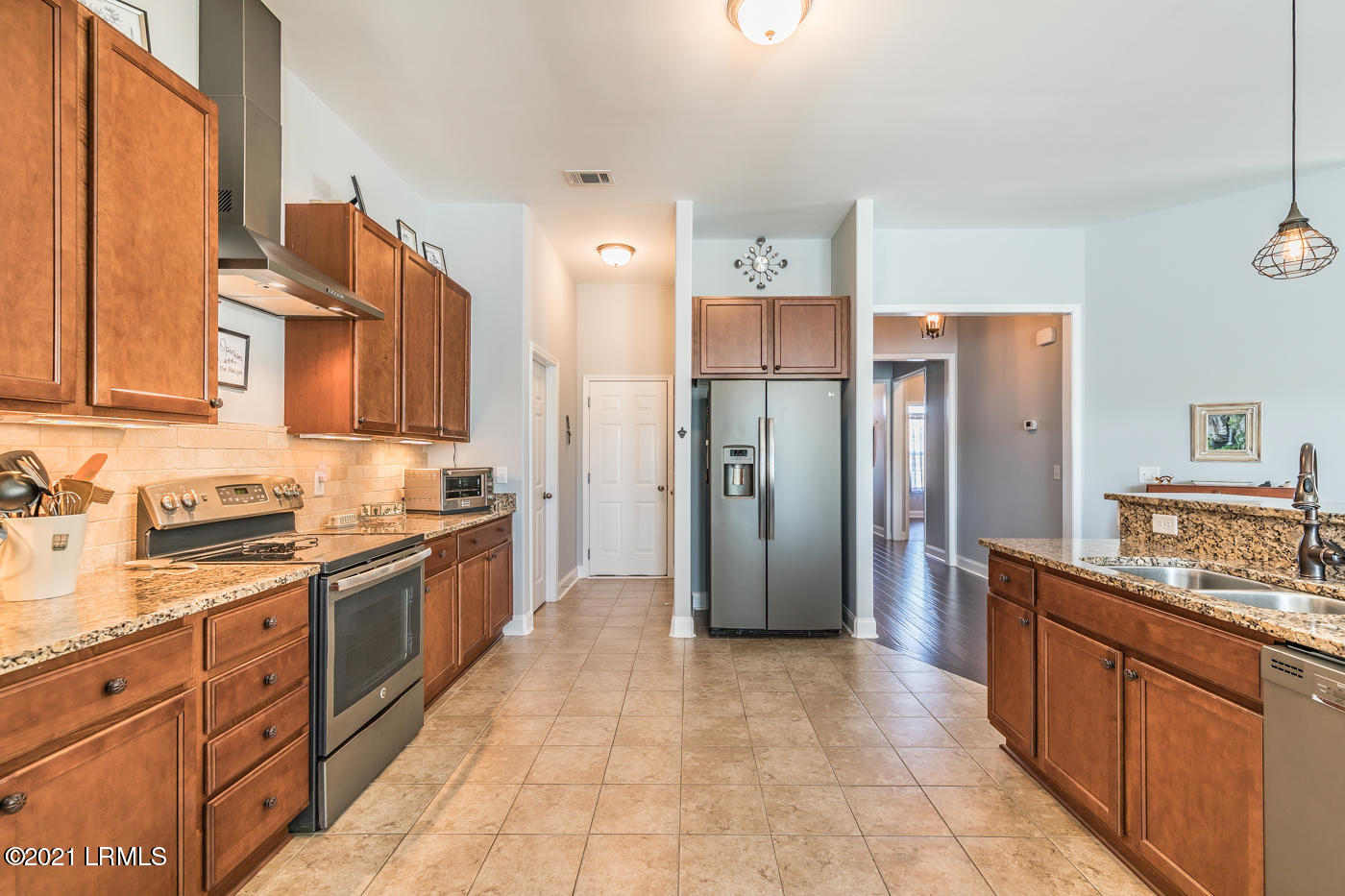 48 White Crescent Circle Ridgeland, SC 29936 - Photo 13 of 40 13 Kitchen