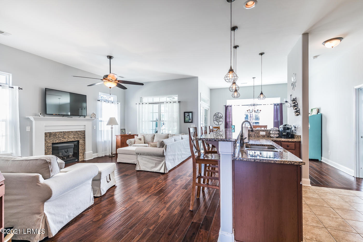 6 Living area