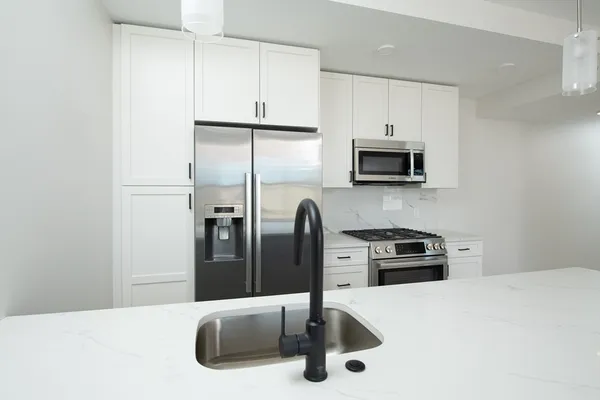 $3,400 | 425 Border Street, Unit 203, Boston, MA 02128