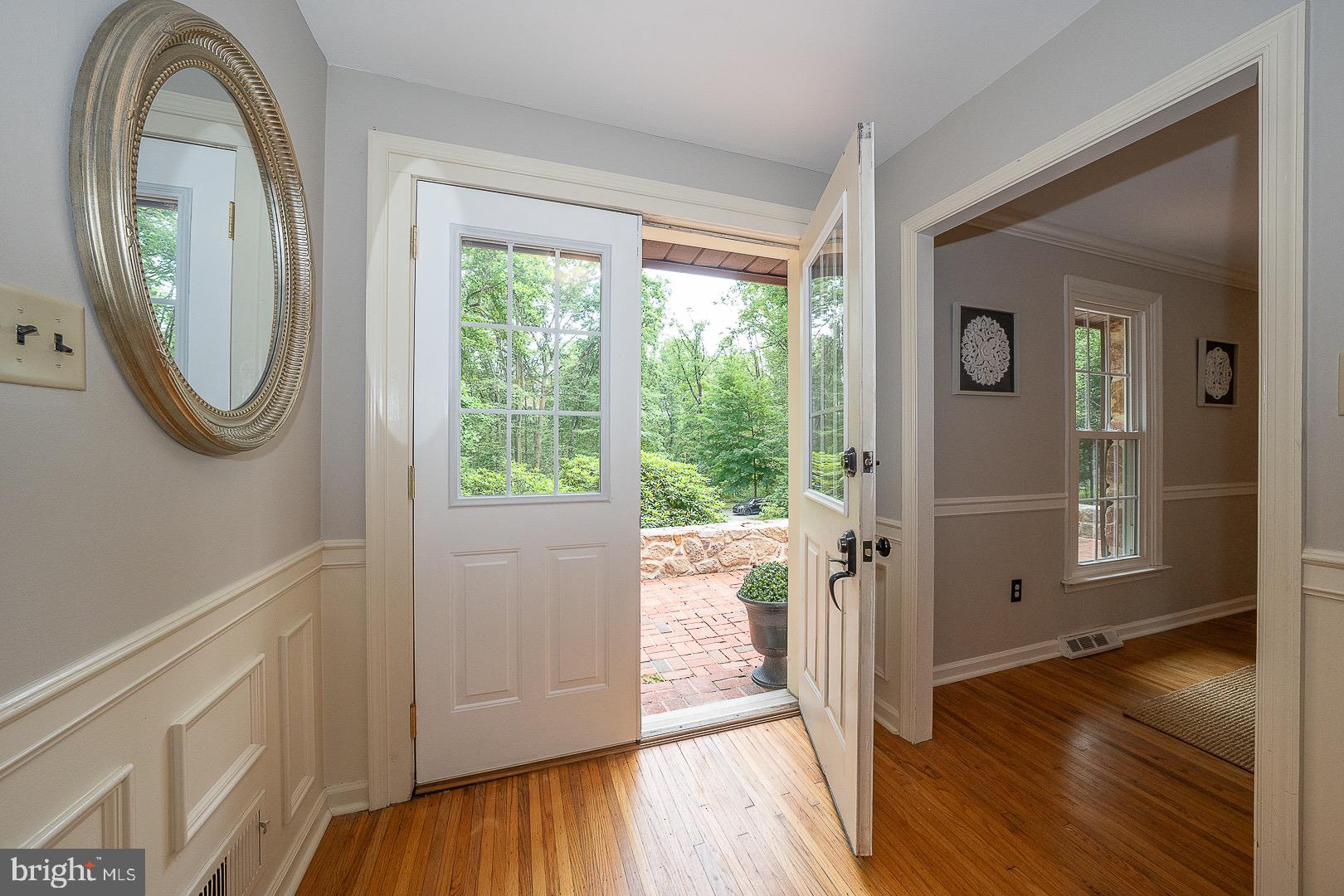 512 Conestoga Road Malvern, PA 19355 - Photo 4 of 33 Lovely entrance