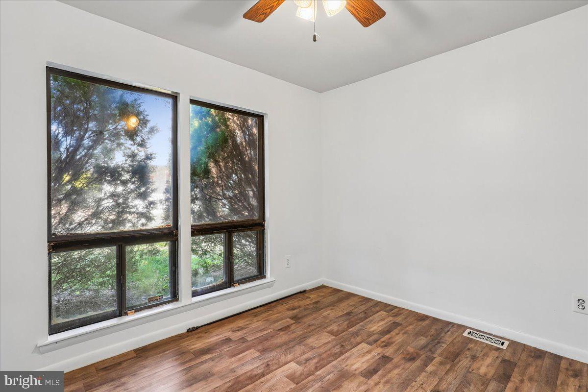 7113 Itte Lane Springfield, VA 22150 - Photo 15 of 20 Bedroom #2