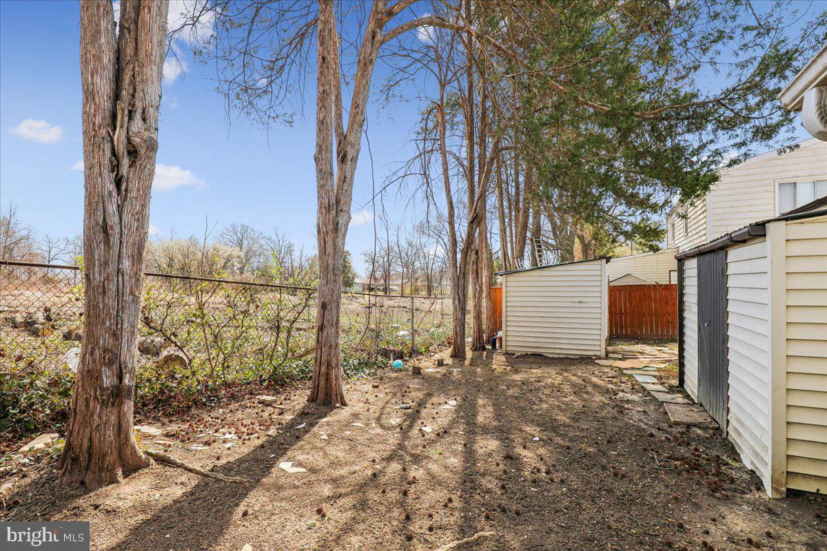 7113 Itte Lane Springfield, VA 22150 - Photo 18 of 20 Rear Yard.