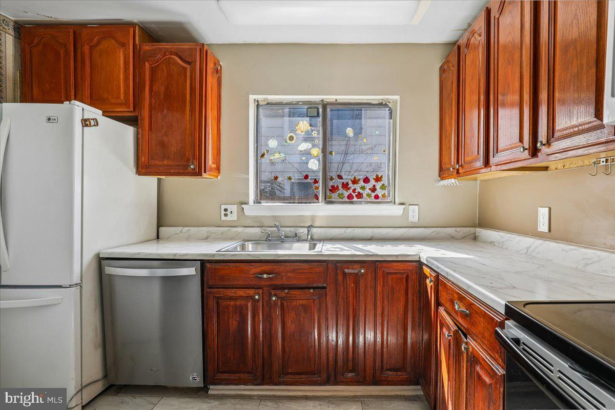 7113 Itte Lane Springfield, VA 22150 - Photo 2 of 20 Kitchen