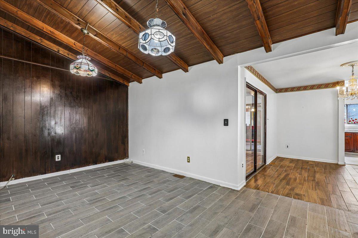 7113 Itte Lane Springfield, VA 22150 - Photo 3 of 20 Family Room