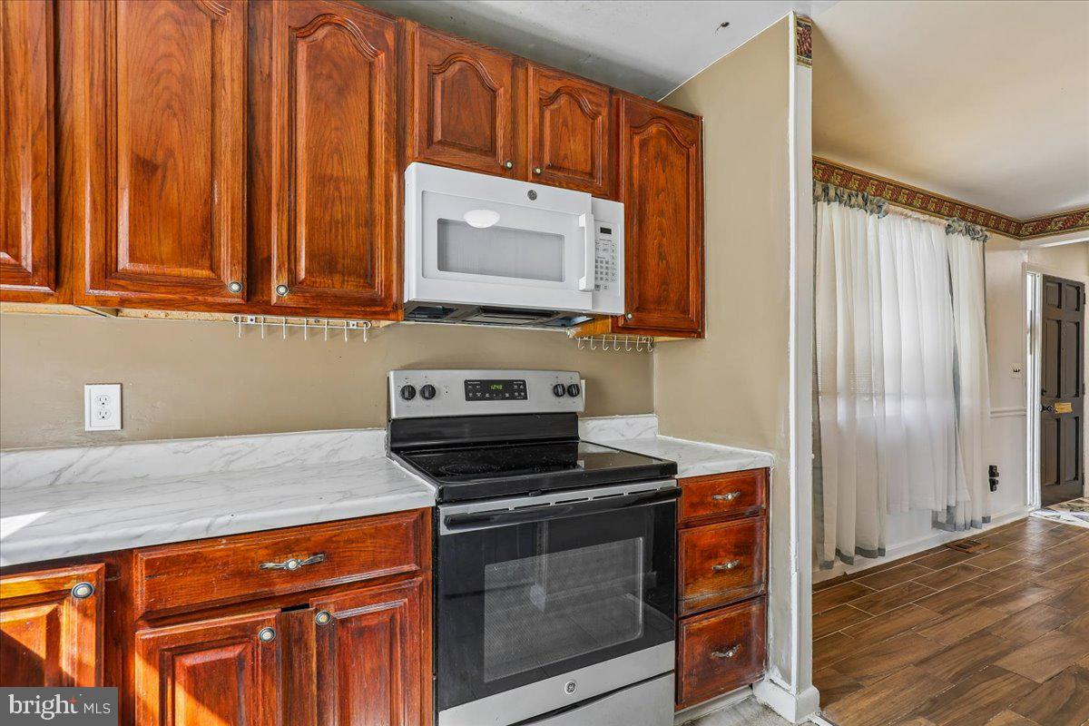 7113 Itte Lane Springfield, VA 22150 - Photo 6 of 20 Kitchen