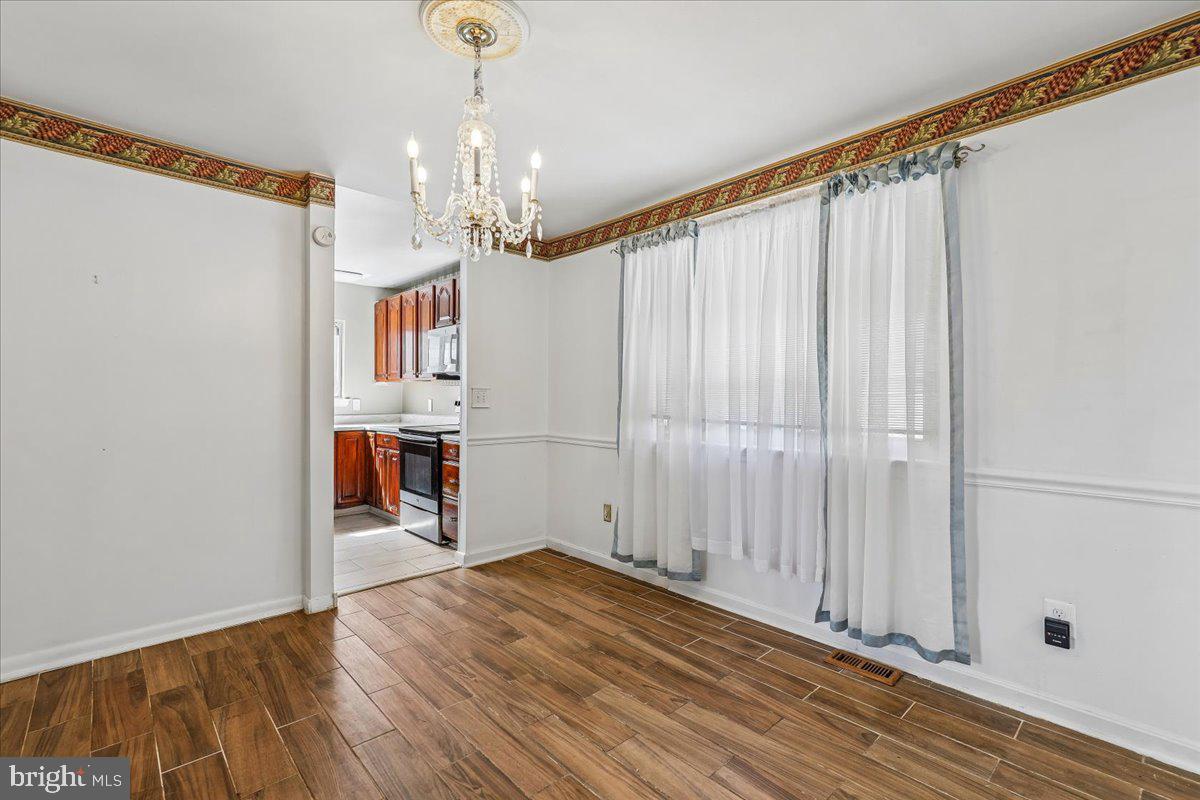 7113 Itte Lane Springfield, VA 22150 - Photo 8 of 20 Dining Room