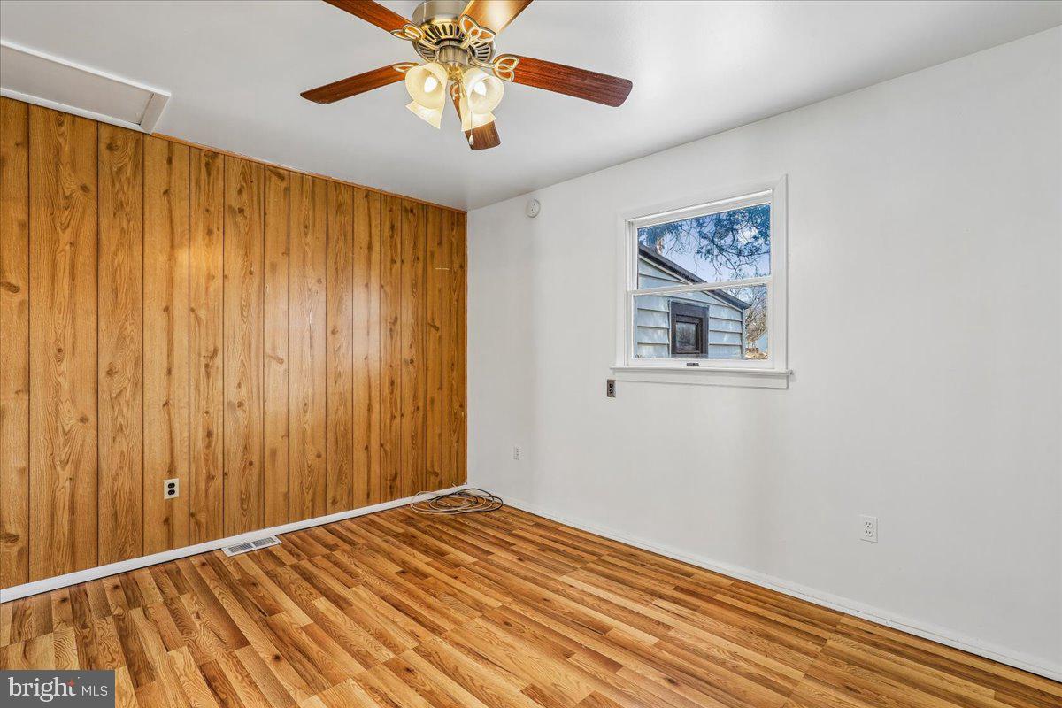 7113 Itte Lane Springfield, VA 22150 - Photo 10 of 20 Den